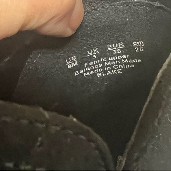 LifeStride Ladies booties size 8; black with side zipper; excellent condition - Picture 7 of 7